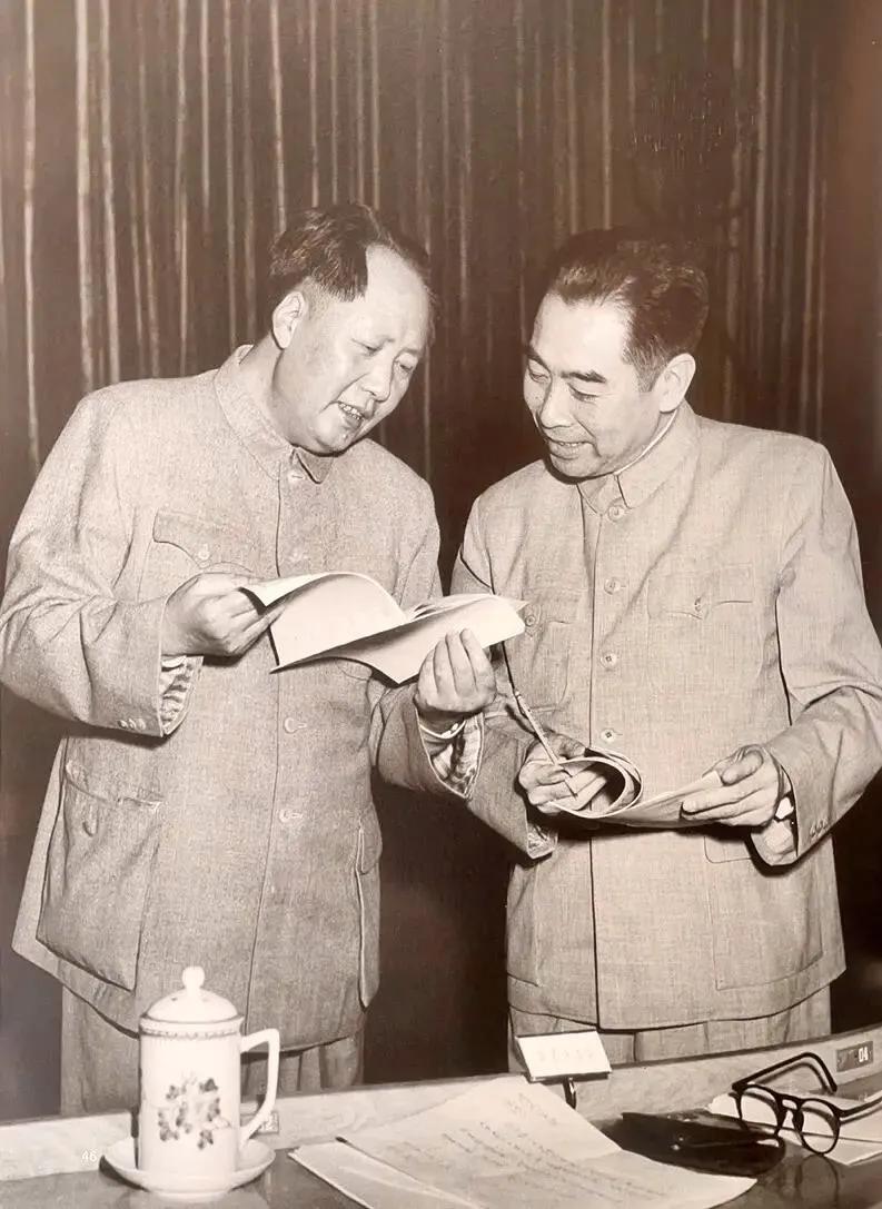 跨越半个世纪友谊
两位伟人的第一次正式会面，
是1926年3月20日，地点在李富