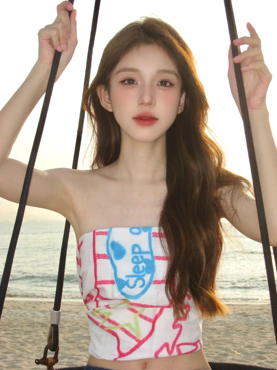 在海边荡秋千