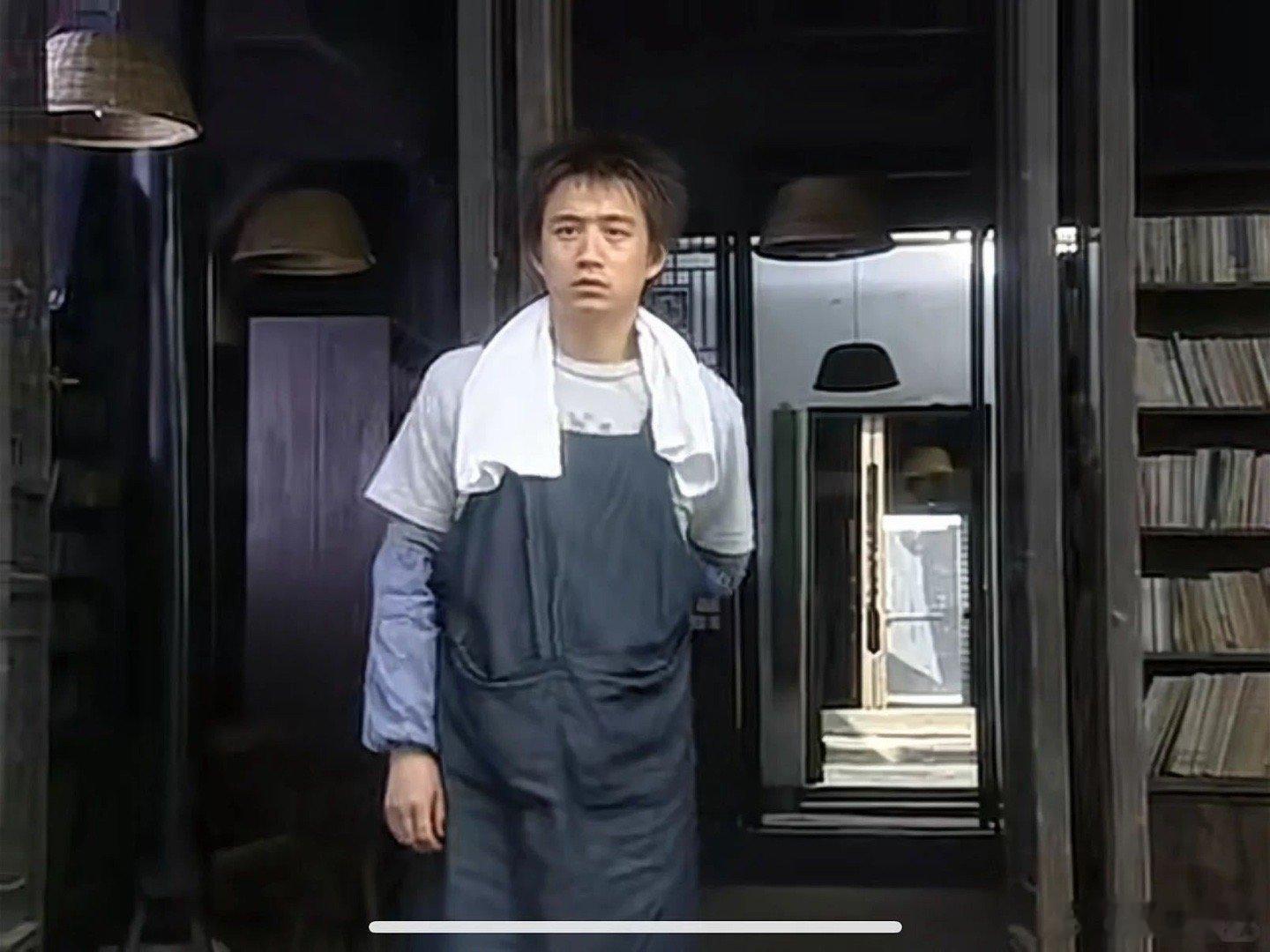 黄磊在乌镇遇到22年前的自己黄磊十几年乌镇戏剧节终于变身小手办 黄磊重游《似水年