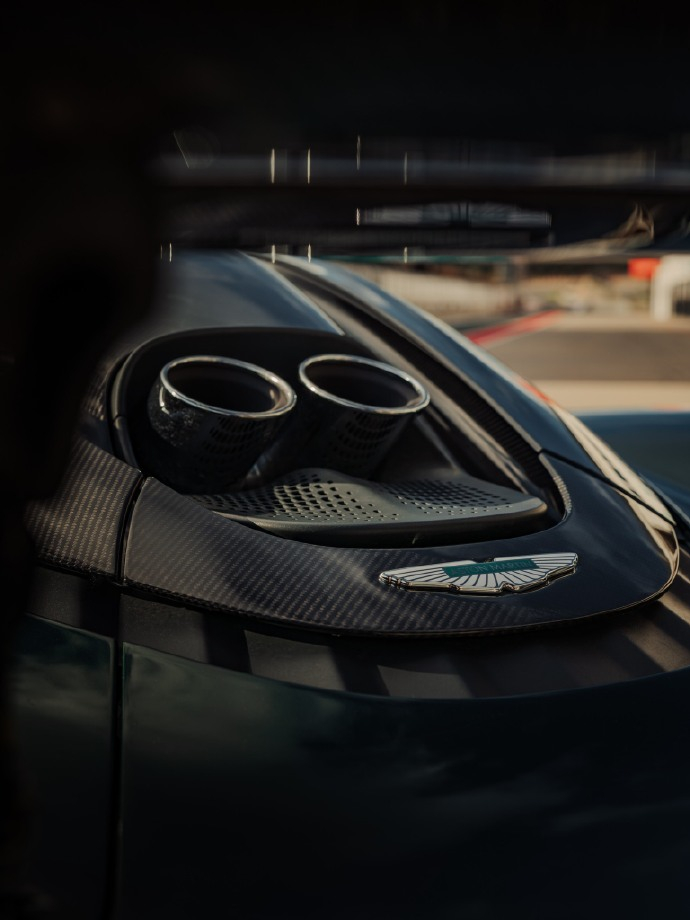 Aston Martin Valhalla 