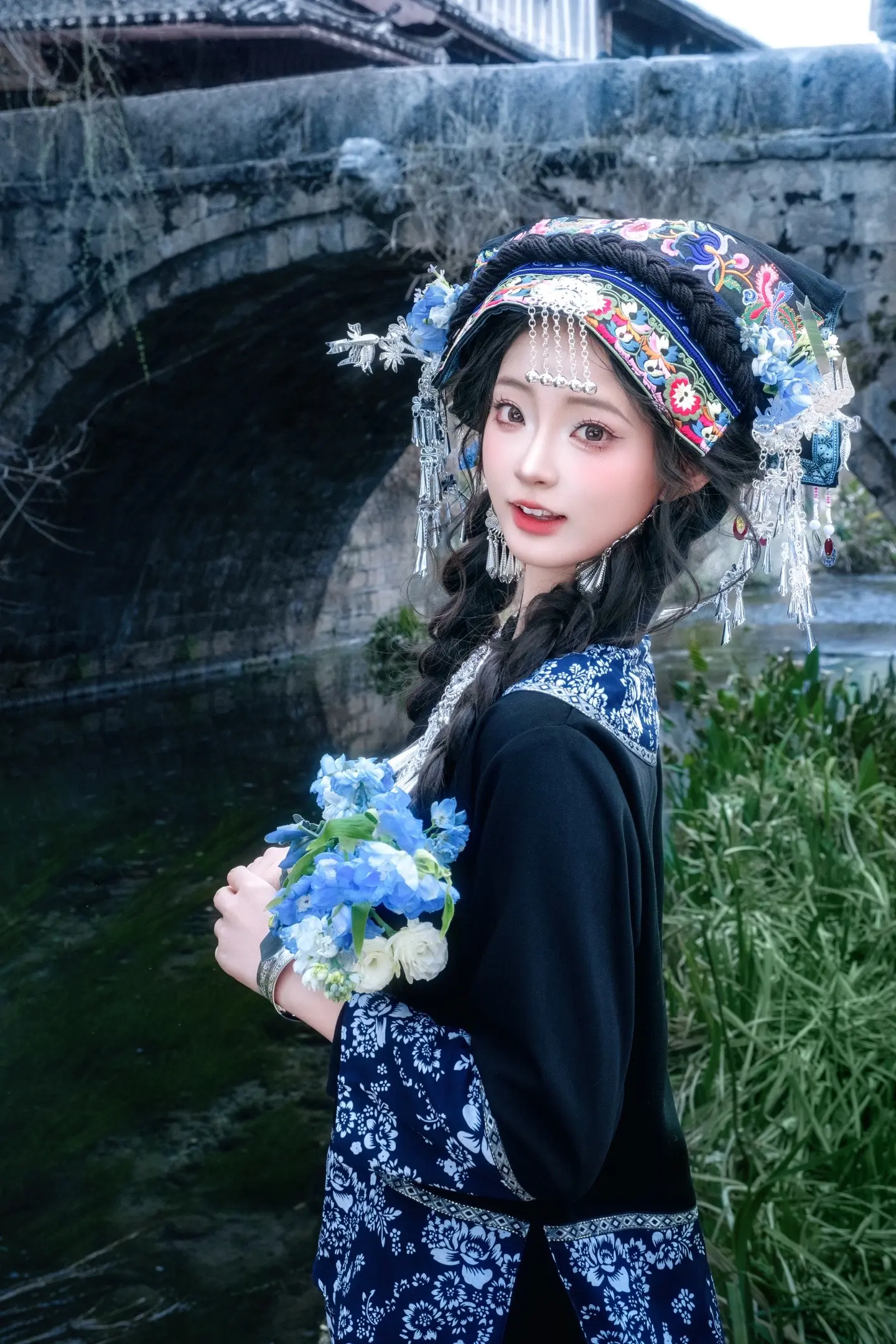 这波跟风没有踩雷！布依族少女太美了吧！ 快来云南当民族风甜妹啦