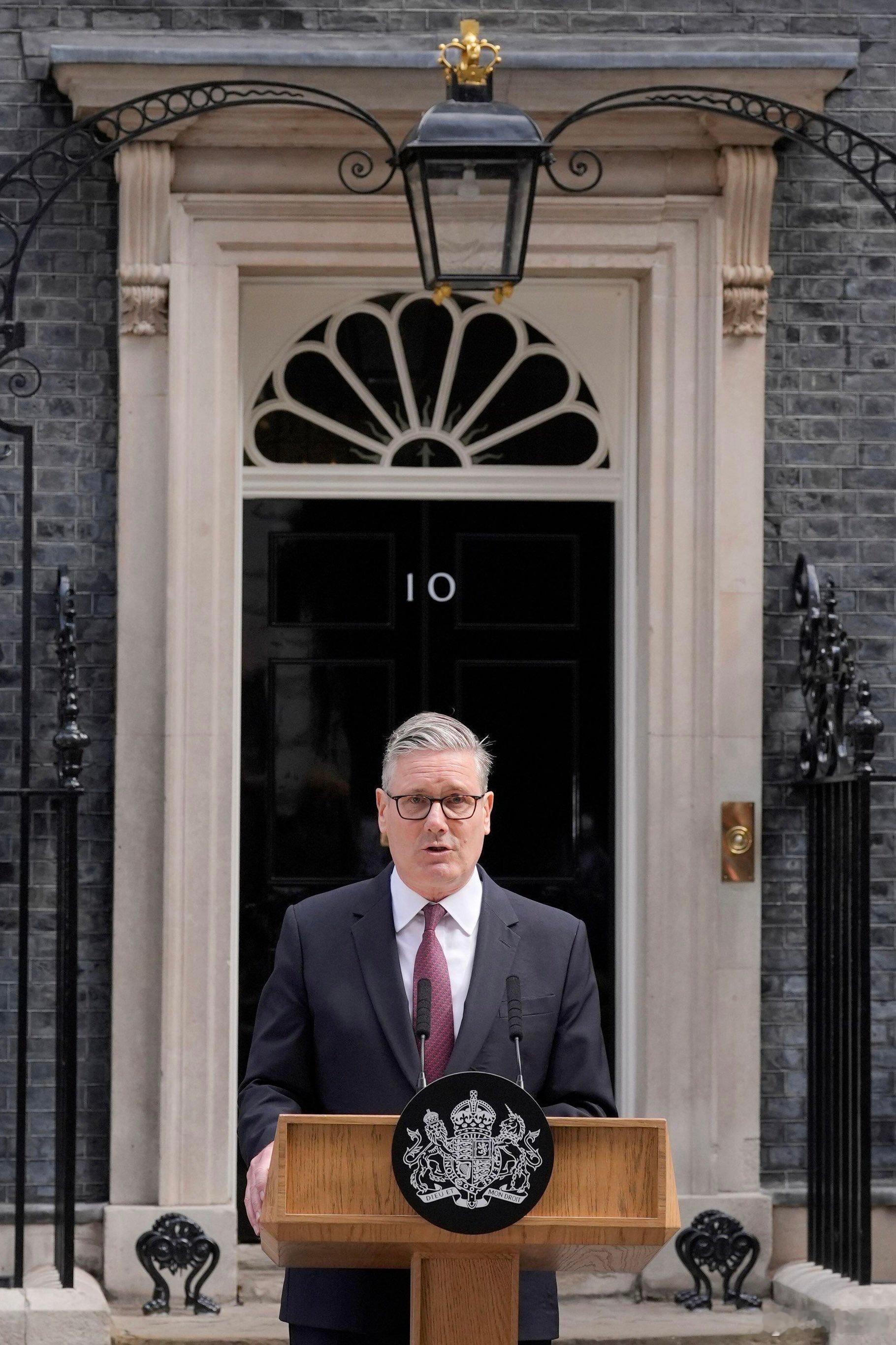英国王室 🇬🇧6月22日，英国首相斯塔默宣布辞职，查尔斯三世国王今天早上在海