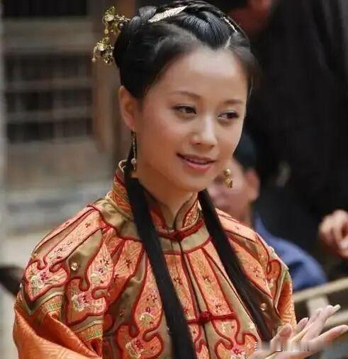 作为从江苏苏州常熟走出来的知名演员，倪虹洁近年确实完成了从“童年回忆”到“实力戏