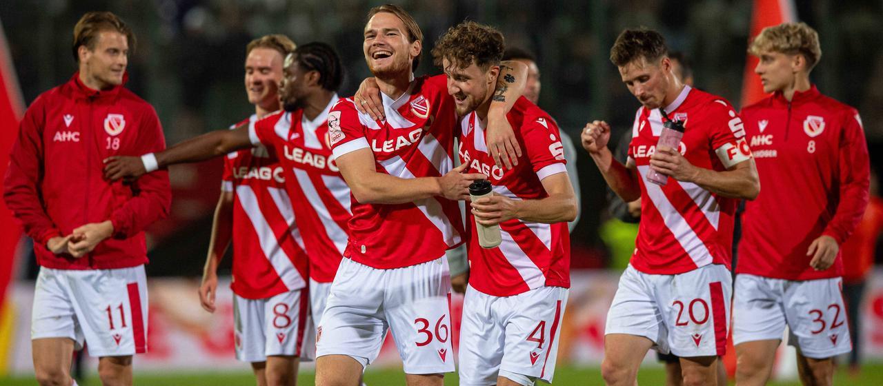 科特布斯德丙领跑

科特布斯上一次在德甲还是2008-09赛季，上一次在德乙是2