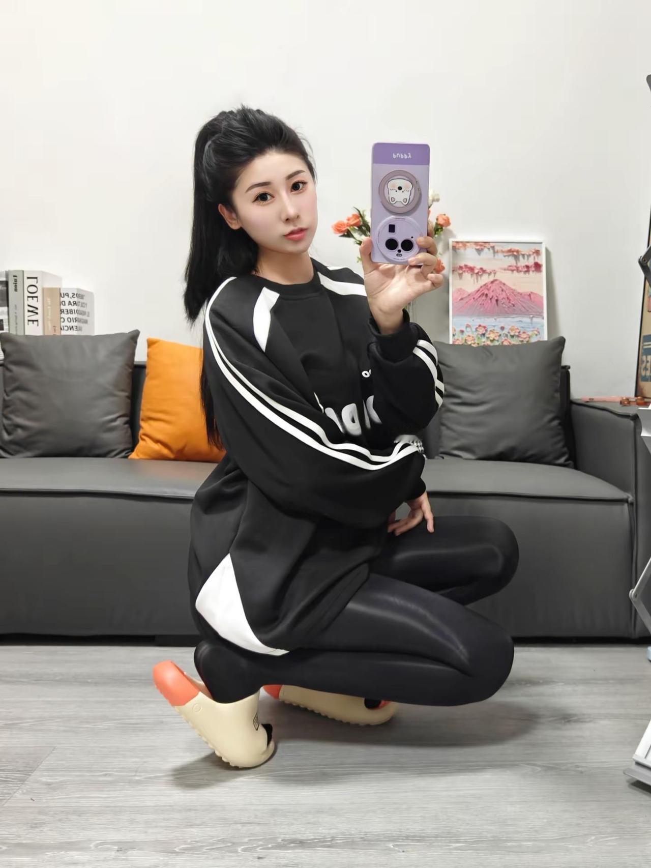 有点想你，其实不止一点！等等我先摆好造型 今天穿什么 厚黑美学