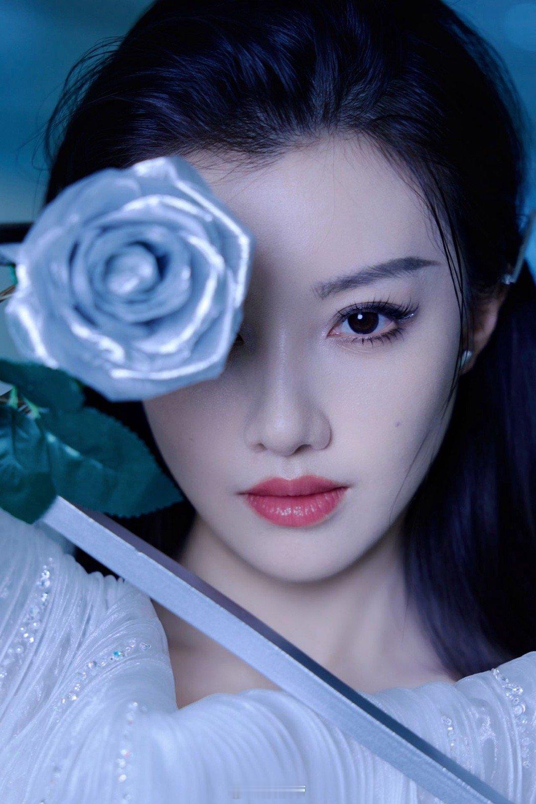 时尚之夜红毯王鹤润工作室 姐那是回自己家王鹤润方否认回王青家 看看红毯上闪闪发光