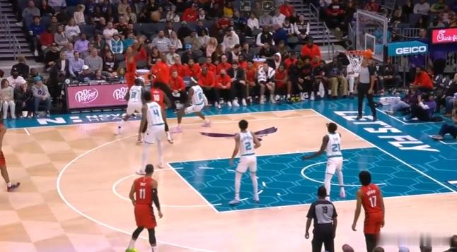 三次夺得三分大赛冠军！逐帧拆解利拉德实战三分表现P1-4沃特福德持球杀至篮下后停