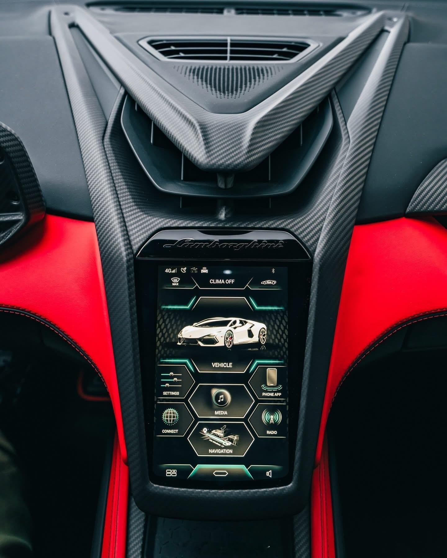 超级跑车内饰设计典范细节控📷📷📷Lamborghini Reveulto 