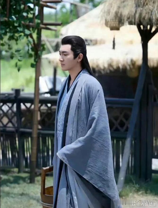 《与凤行》《水龙吟》这差别 ​​​