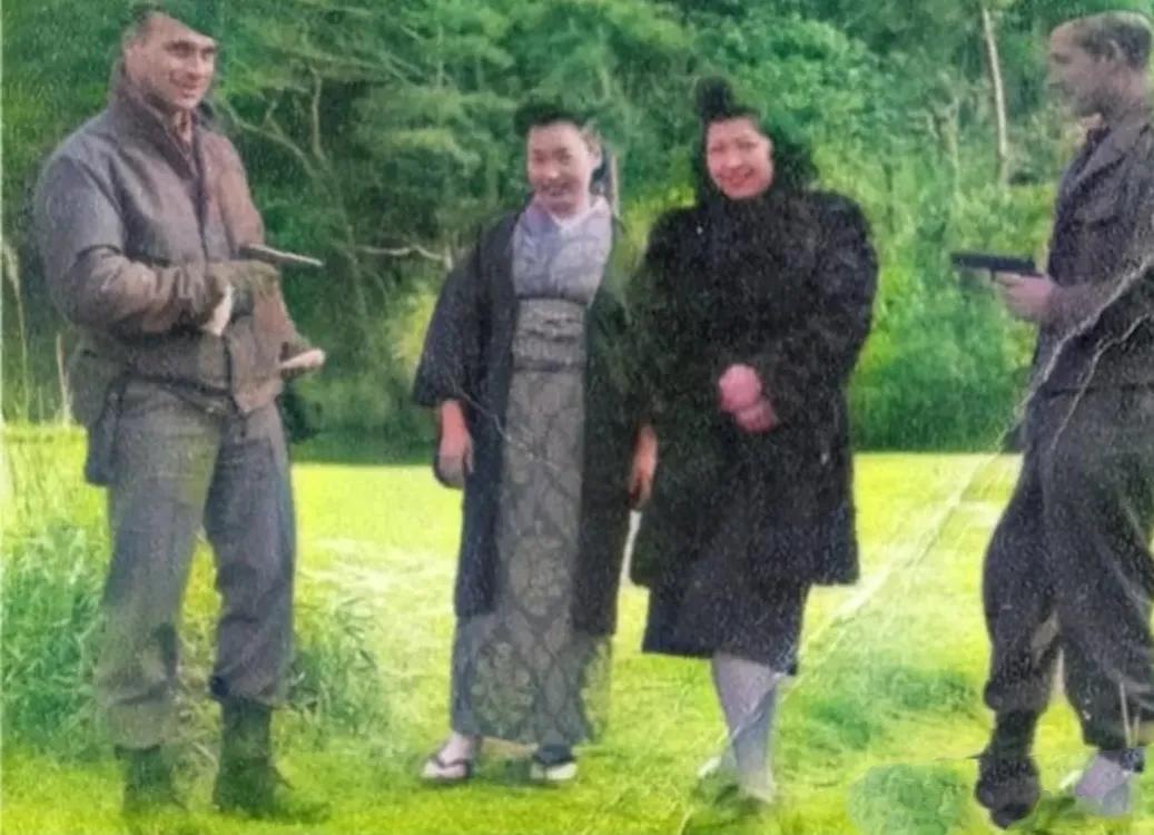 二战结束后，两个日本女孩被美士兵抓了起来，然而她俩竟然不怕美军士兵，反而在美士兵