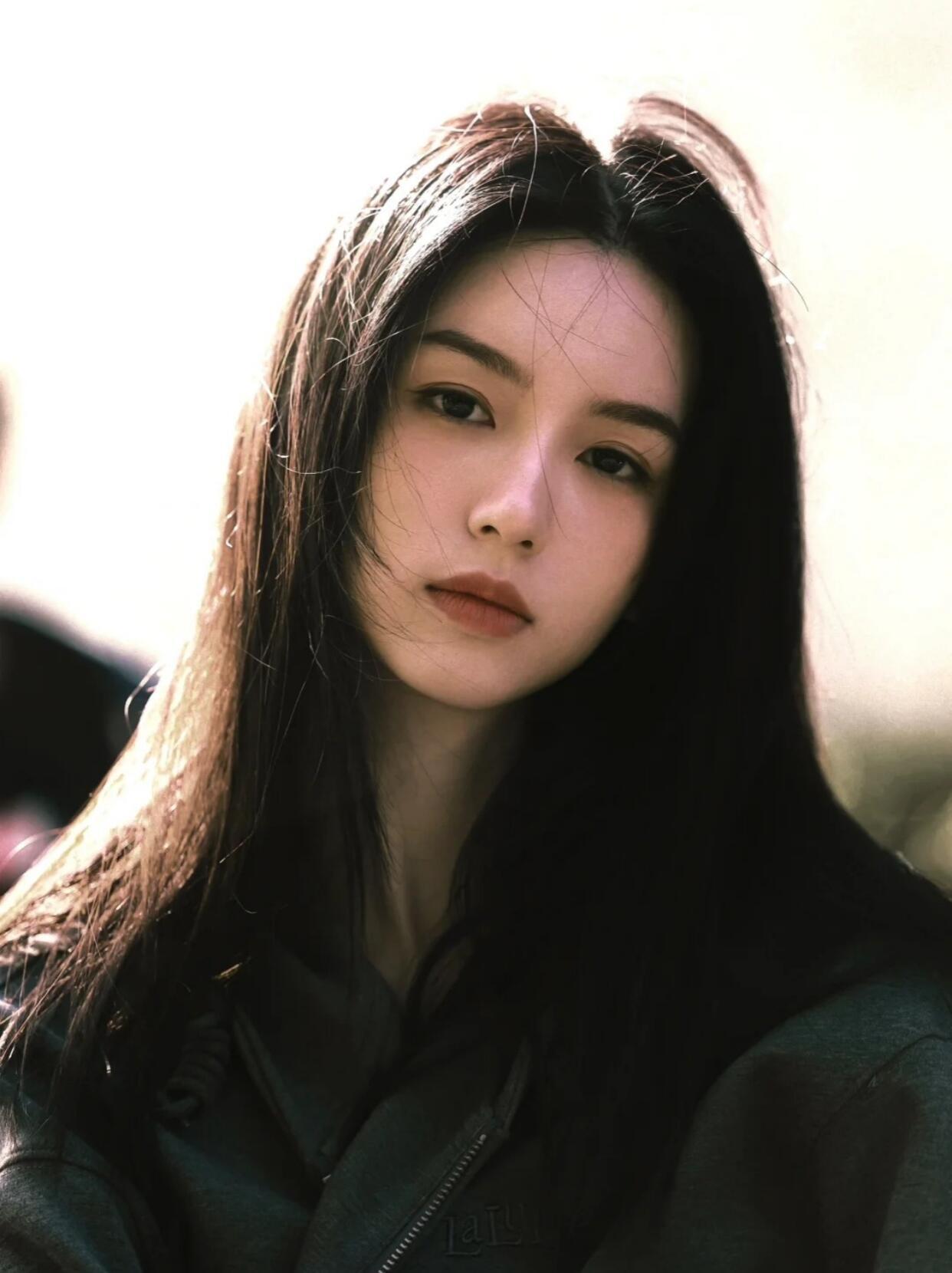 周也 故事感女主 ​​​