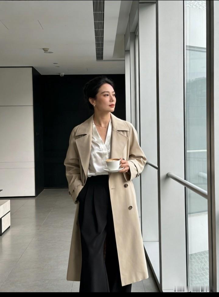 26089期排列三
大首相，
嘴很犟，
抬完杠，
哭够呛。
五码：0 1 3 5