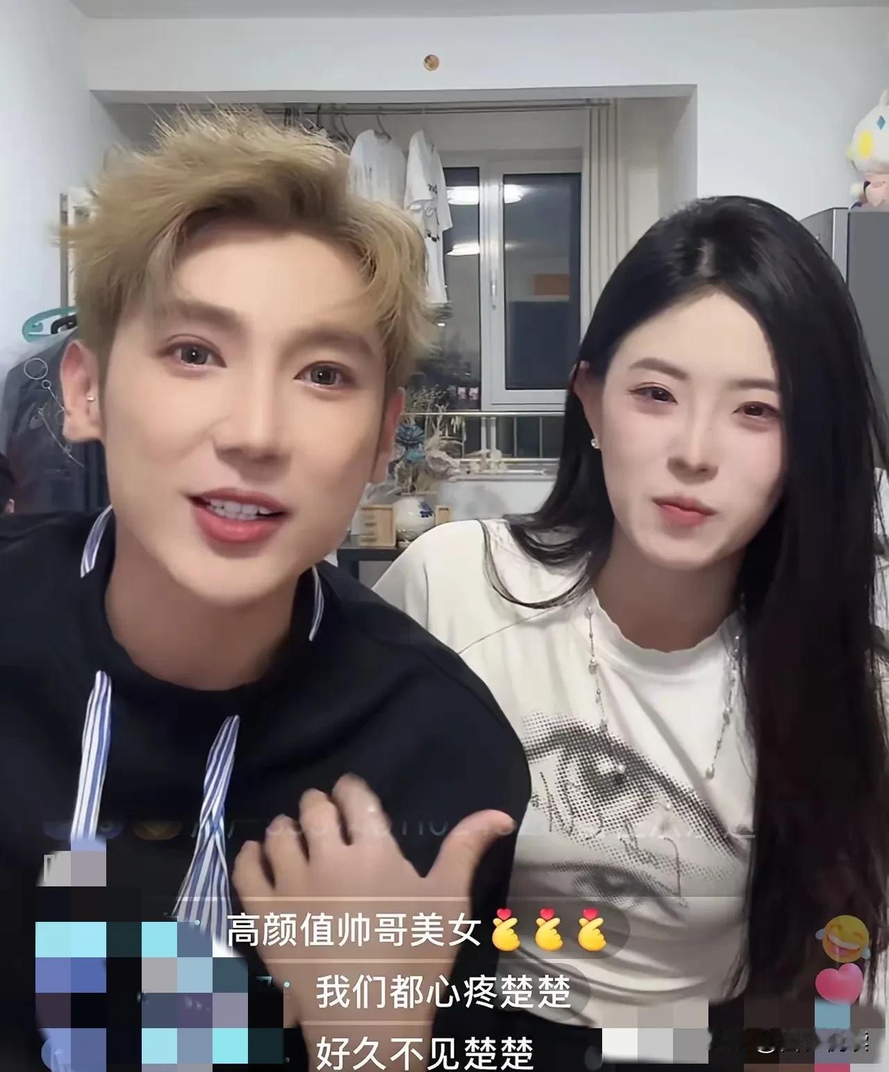乐乐真的乐了
昨晚首场直播

在线人数保持过千
而且直播间氛围很好

楚楚给他打