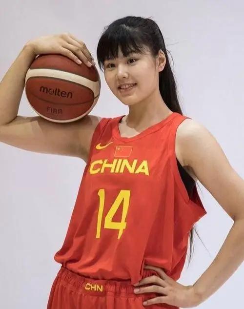 这个操作有点闷！李月汝官宣回山西，但12月18日就飞美国打三对三！
10月13日