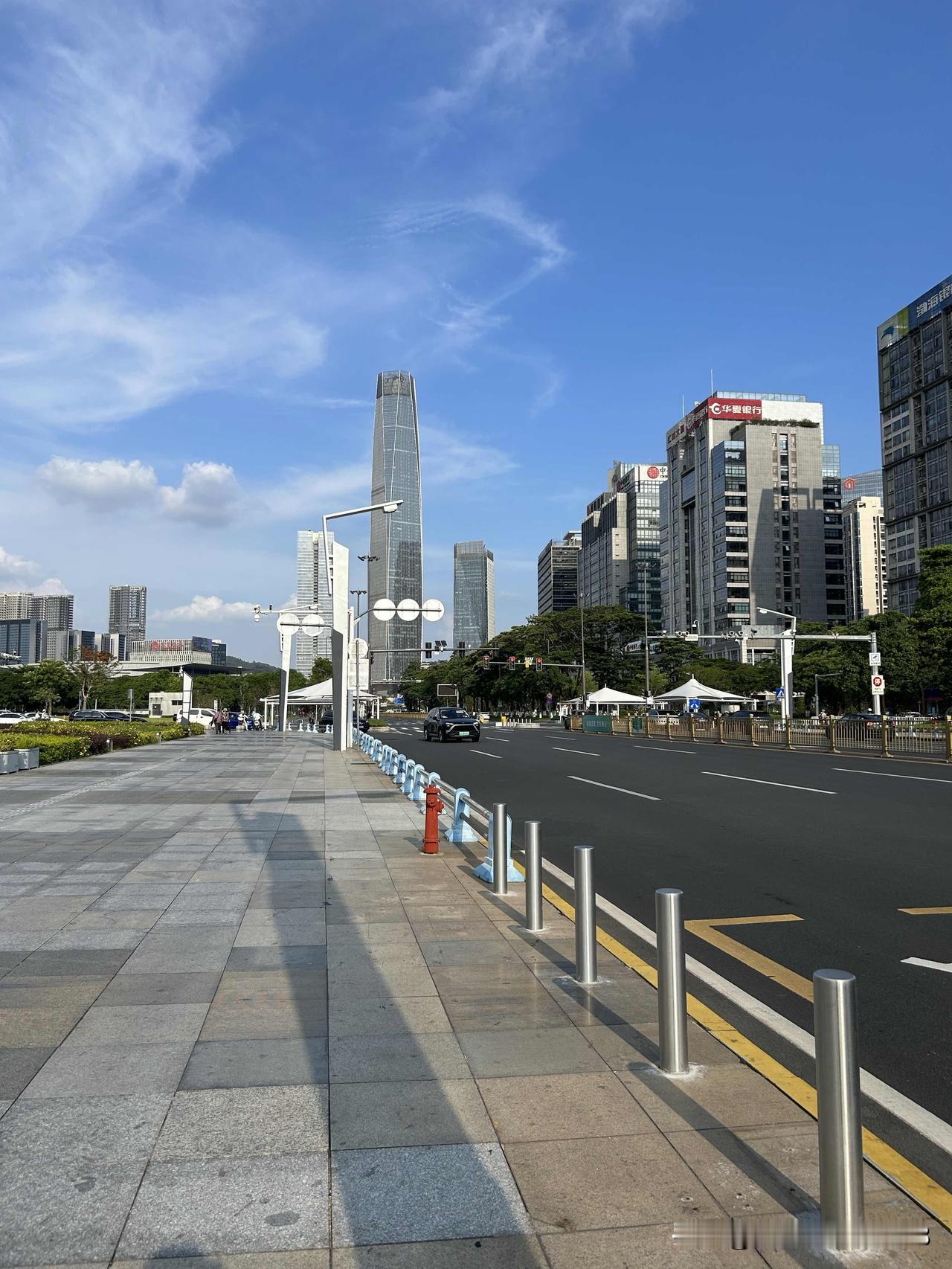 广州市，东莞市，深圳市，这几个城市的就业竞争那真不是一般的激烈。35岁以上的人，