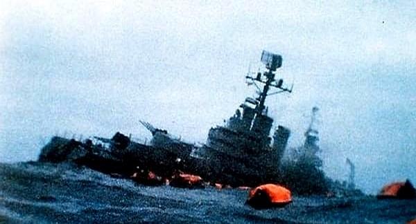 1982年，英国核潜艇一口气射出3枚鱼雷，将阿根廷最大的巡洋舰炸毁，323名水兵