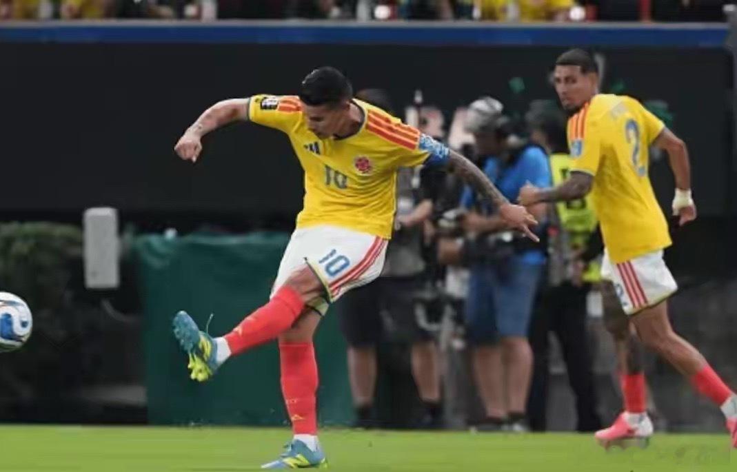1-0！黑马无缘爆冷！世界杯出线第7队诞生，哥伦比亚结束8年等待笔墨论球决战世界