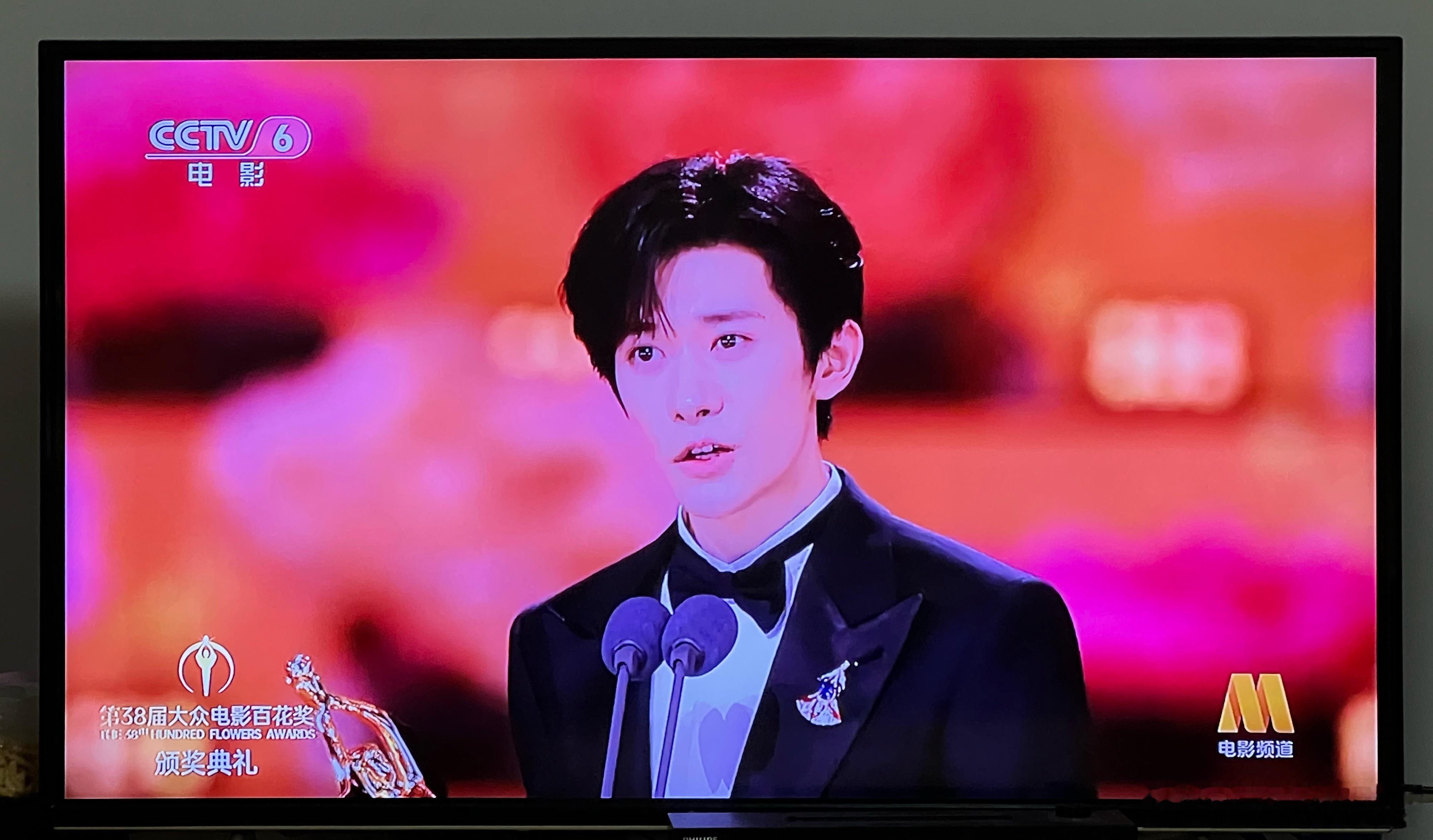易烊千玺百花奖最佳男主从最佳新人到最佳男主，千玺一直在突破，在挑战不同类型的角色