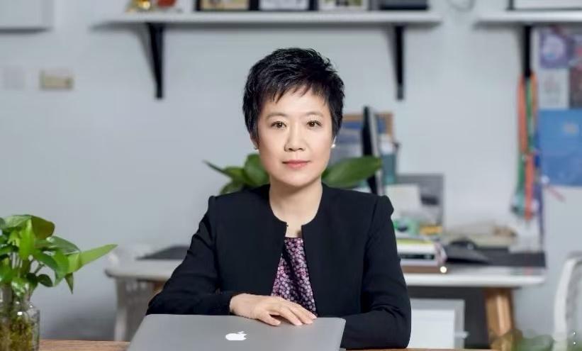 吴凡贾伟平喊你看书啦上海人熟悉的吴凡女士，又一次亮相。她与贾伟平院士一起，领衔编