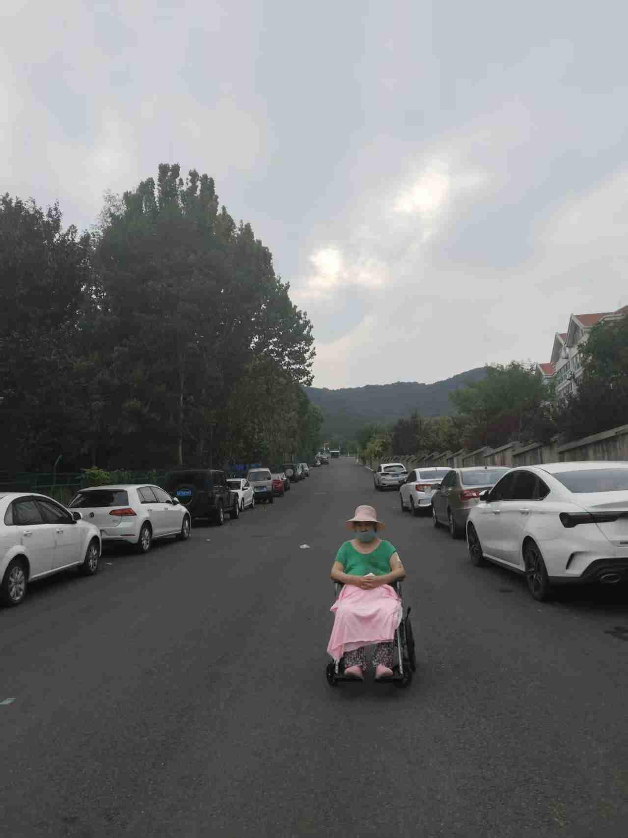 今天是妈妈双腿不能走路的第227天，也是妈妈带状疱疹的第八十一天，带状疱疹后遗神