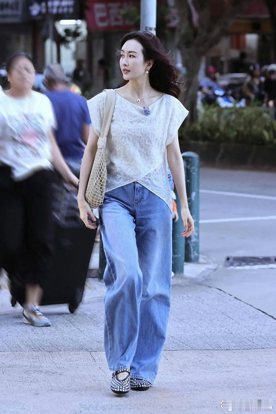 王鸥堪称妈妈级典范～ ​​​