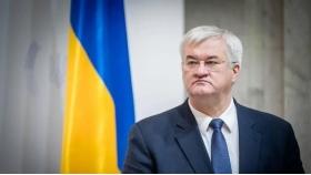 想谈合作？先把欠我们的45亿美元吐出来！乌克兰副外长来华，嘴上全是“友谊”，却对