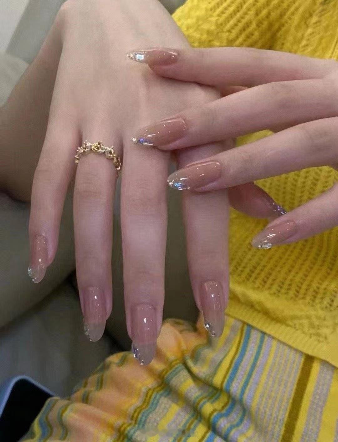 美女们帮忙选一下想做短款了[送花花][送花花][送花花][送花花] ​​​