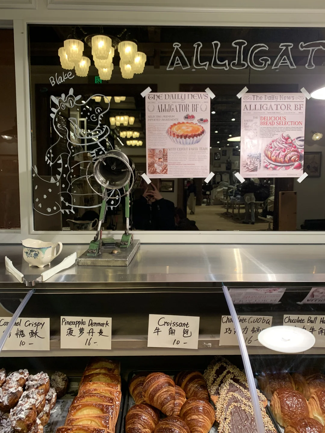上海新开的面包店🥐！拍照太出片了？