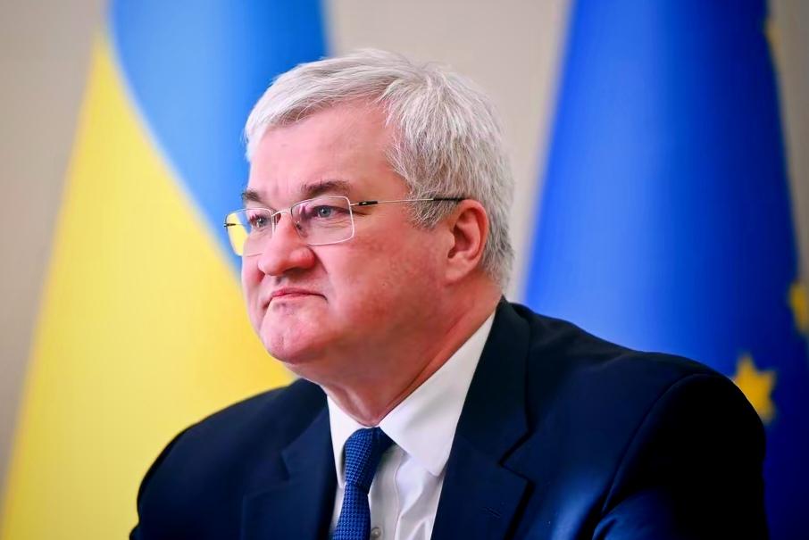 乌克兰急着要和美国谈，泽连斯基想见特朗普

乌克兰外长瑟比加27号透了点风声，说