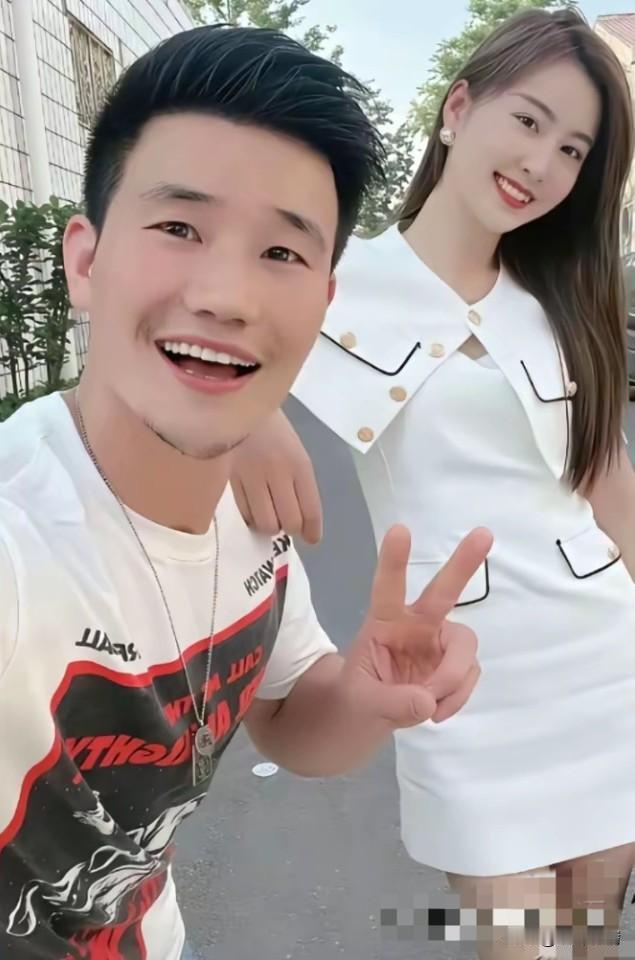 嘎子出事后最慌的不是他的团队，
也不是她貌美如花的妻子，
而是马上要过节去老丈人