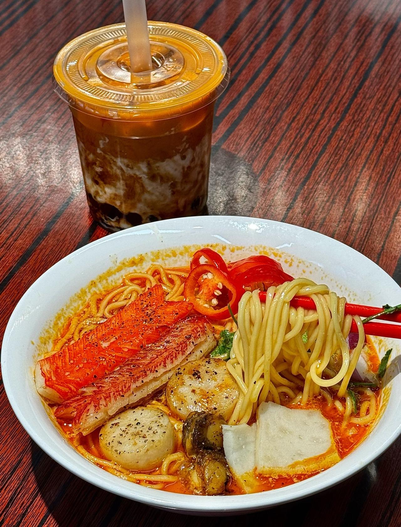 广州新开的！白咖喱汤面巨好吃！！！！
📍广州 嘉财茶餐厅(北京路店)
北京路新