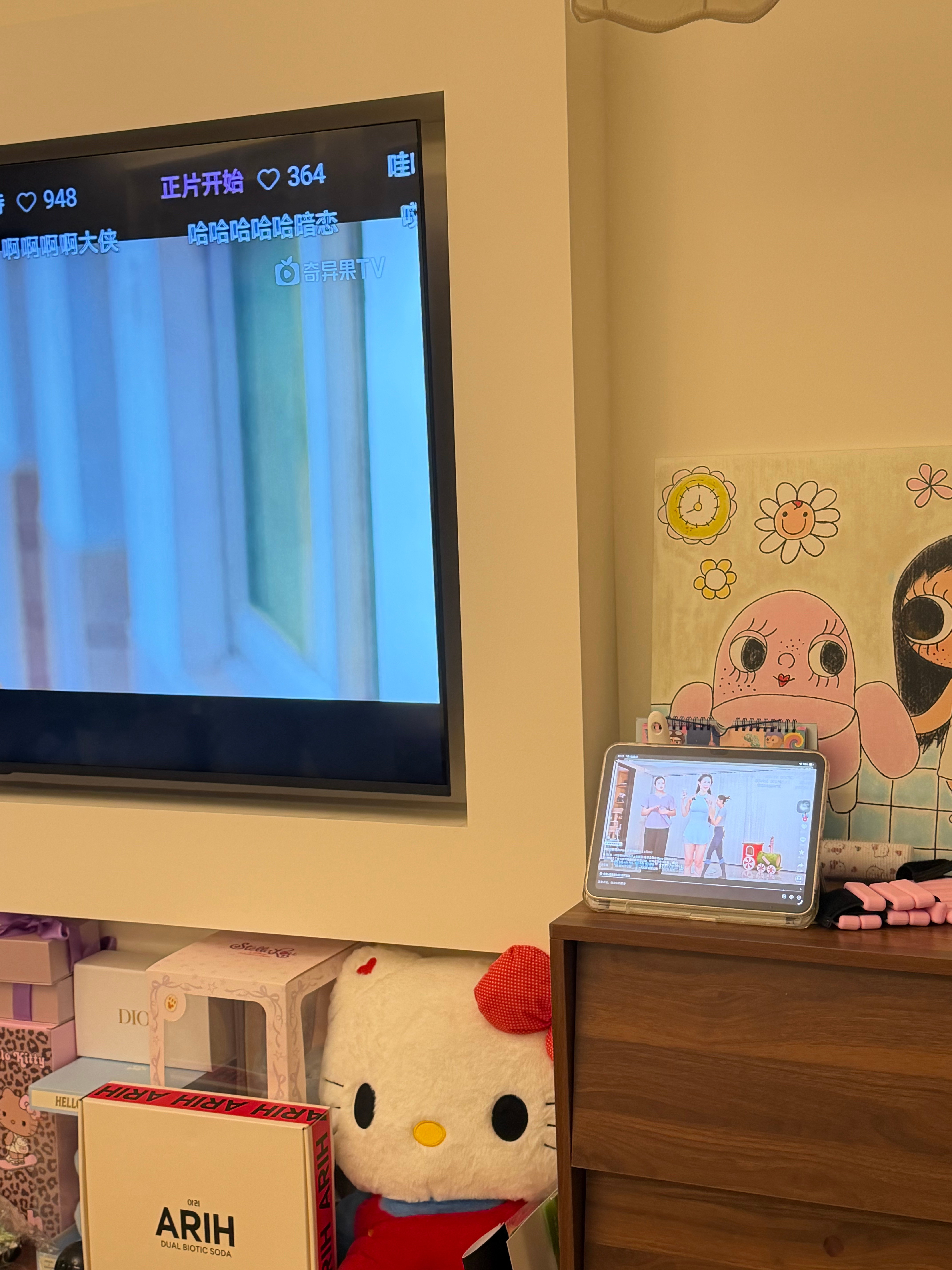 一下子多出来这么多部好看的电视一边看一边做三十分钟的芭杆一下子就过去了好爽啊