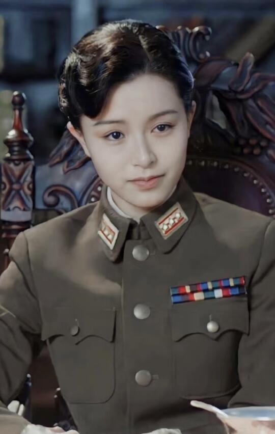 时隔多年，再拿出李上校的军装