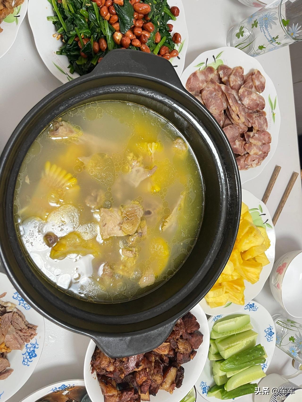 今天2月2日，大姑姐叫我去她家吃饭。

因为大姑姐过年去江西亲家那边过年了，过年