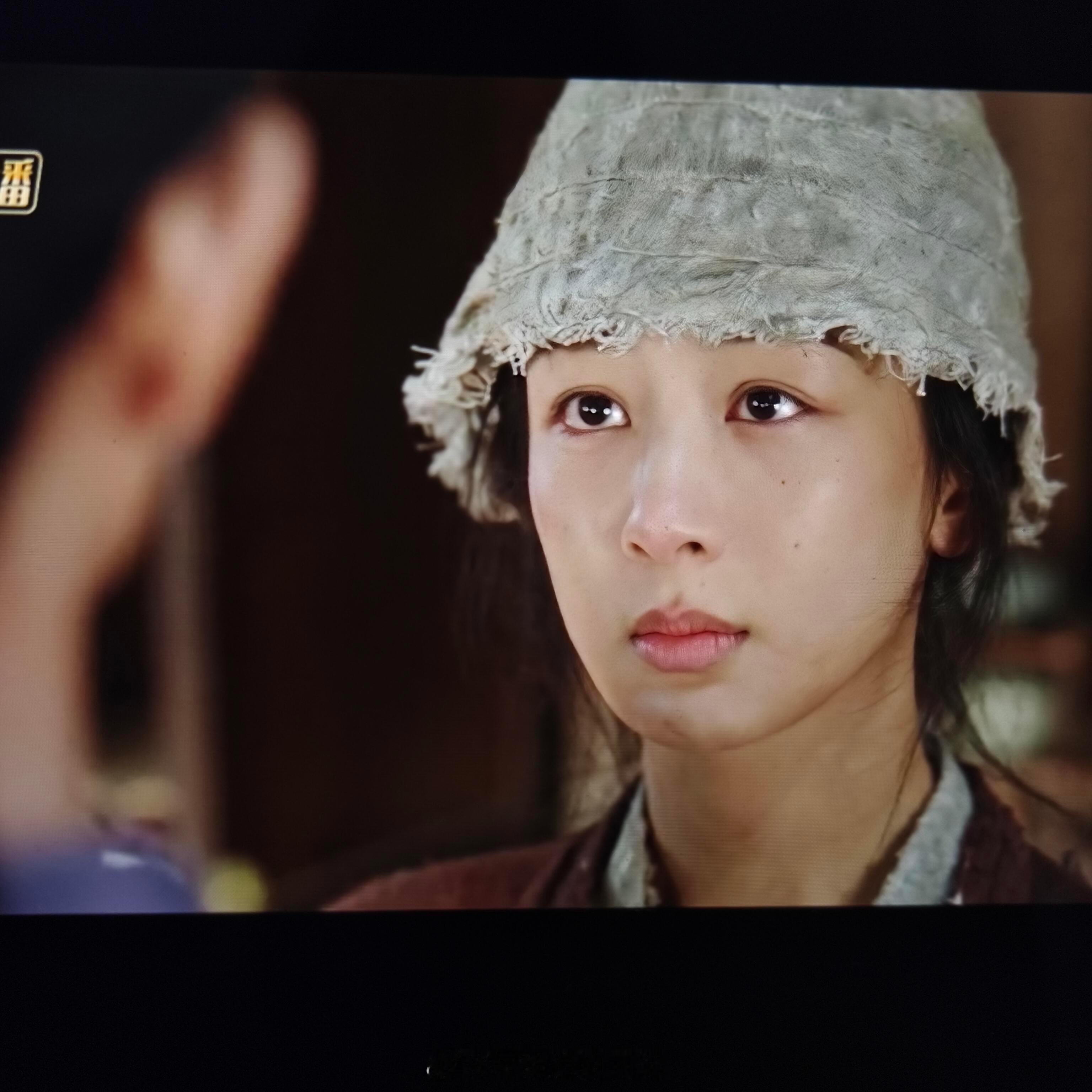 🤣果然是“表”兄妹～乞丐装有点像，有没有？第十七集，好几个瞬间幻视张晚意哈哈哈