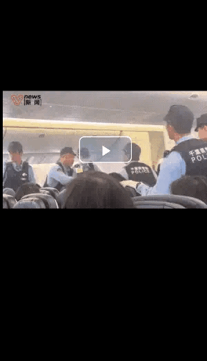 这6月24日这天，美联航的一名中国女性乘客，因为在飞机上闹事，后续被航班备降到东