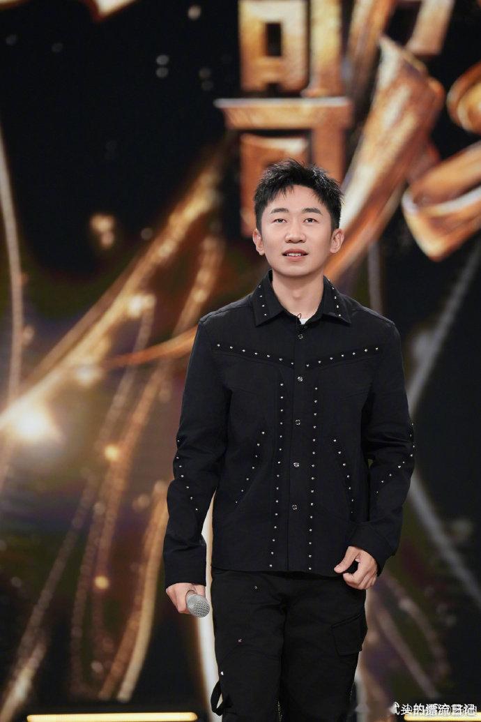 杨迪刘维归来之重夺快冲冠军这场节目中，杨迪和刘维的互动充满创意，搞笑又温情，给观