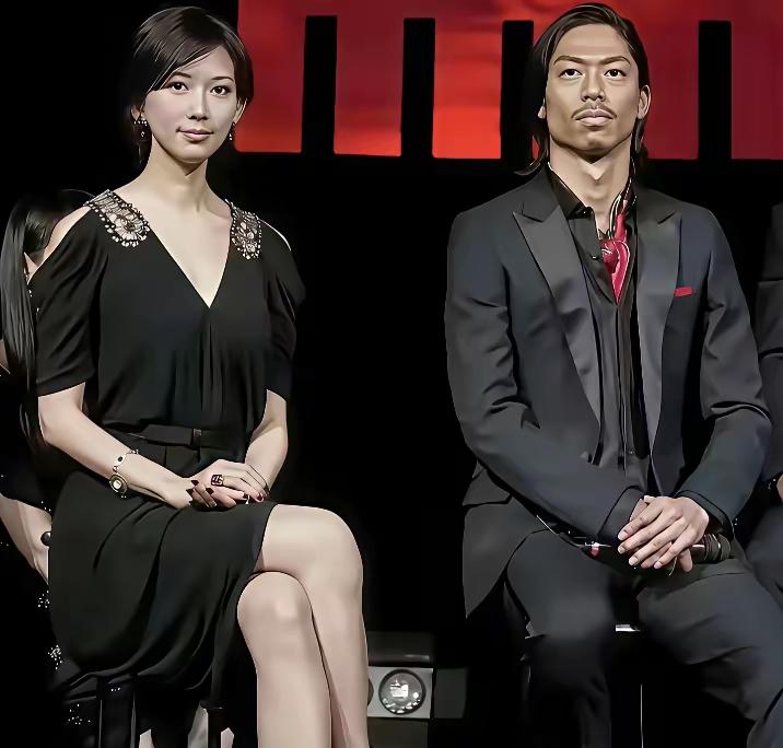 两人越来越有夫妻相了，是男人变帅了？还是女人不美了！
