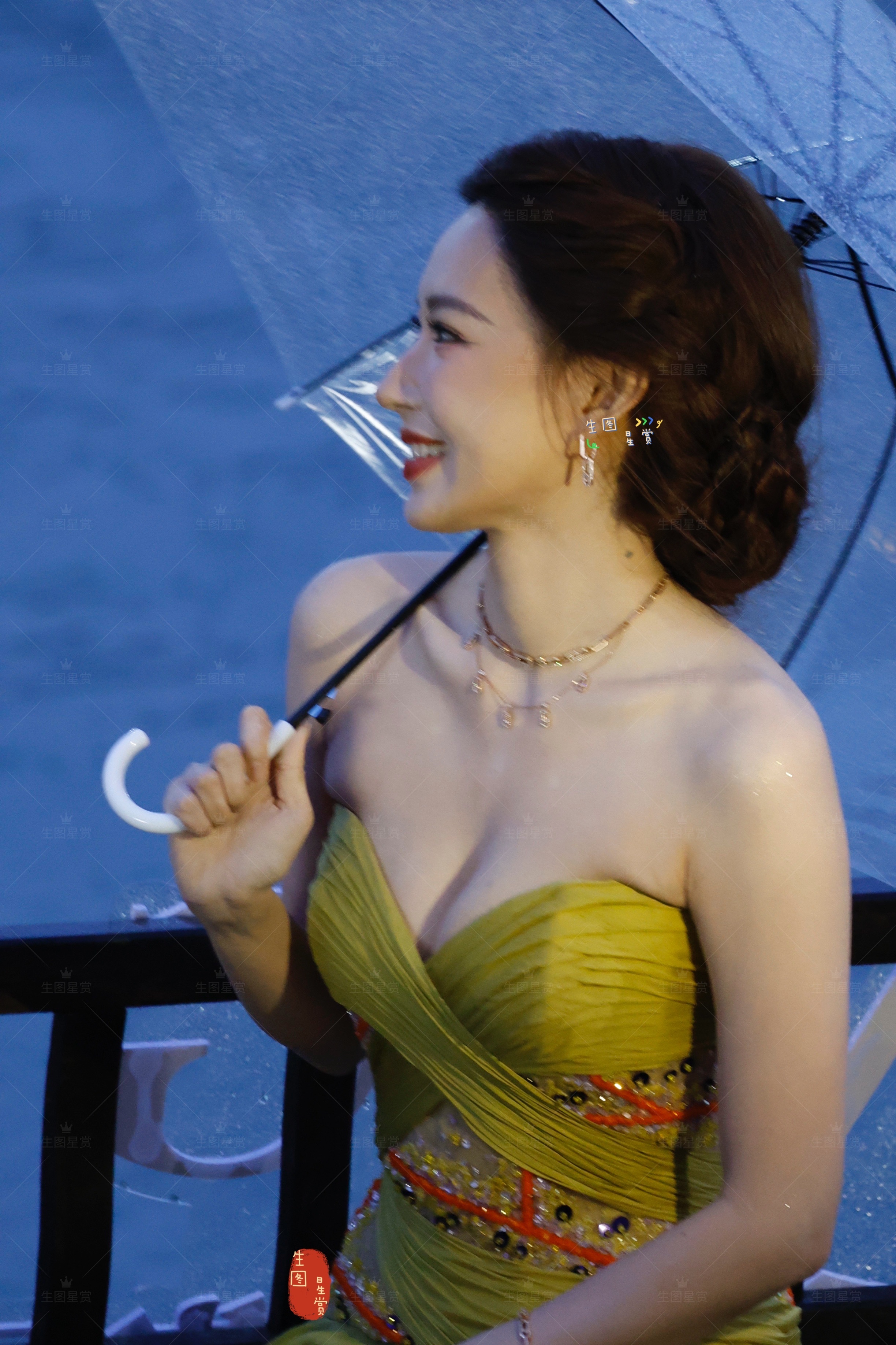 程潇芭莎盛典濮院外拍美出了氛围感💛💛芭莎艺术年度美学盛典