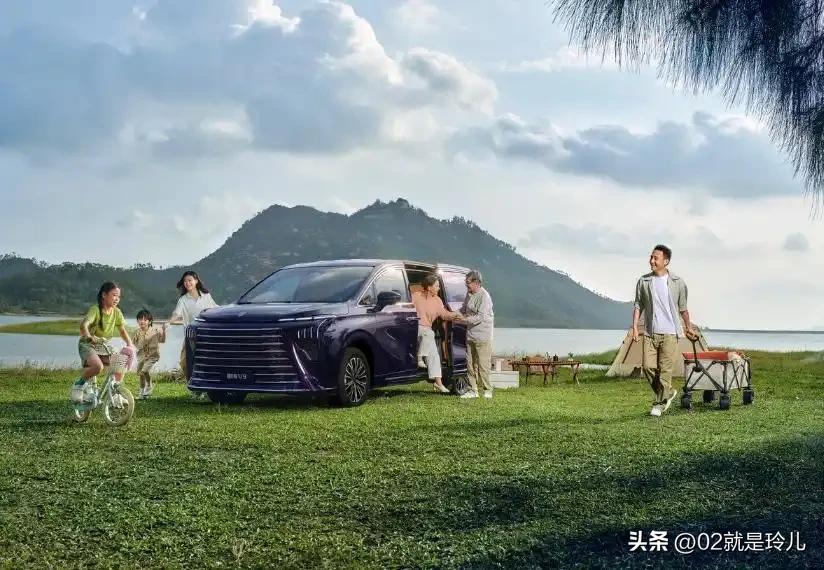 3 星海V9
星海V9豪华增配焕新而来
坐进2027款星海V9的车内，第一感受就
