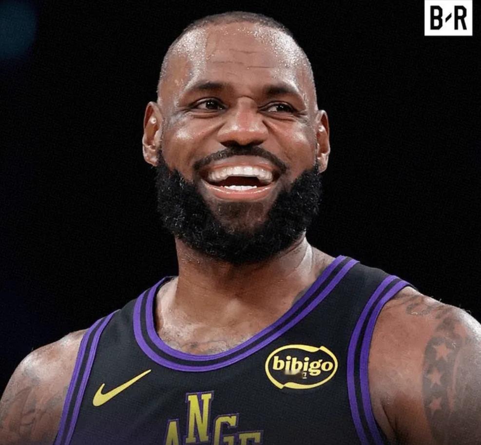 不吹不黑，今日亚历山大和詹姆斯的表现数据对比！
 
亚历山大：27岁，后卫。今日