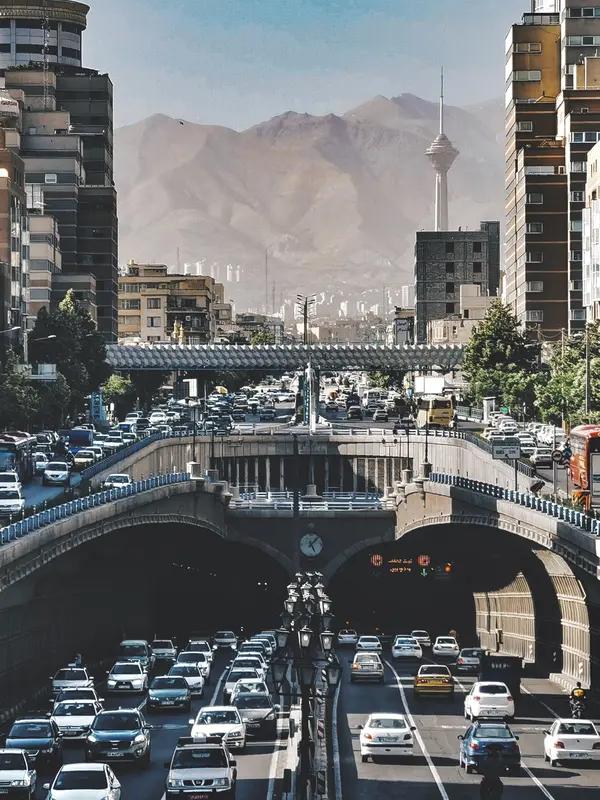 2026年2月28日早上，美国和以色列对伊朗发起袭击，这事儿可不得了，整个中东都