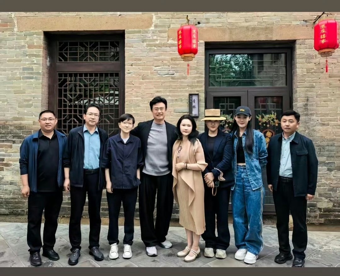 宝宝的合照  上次山西的陈丽君