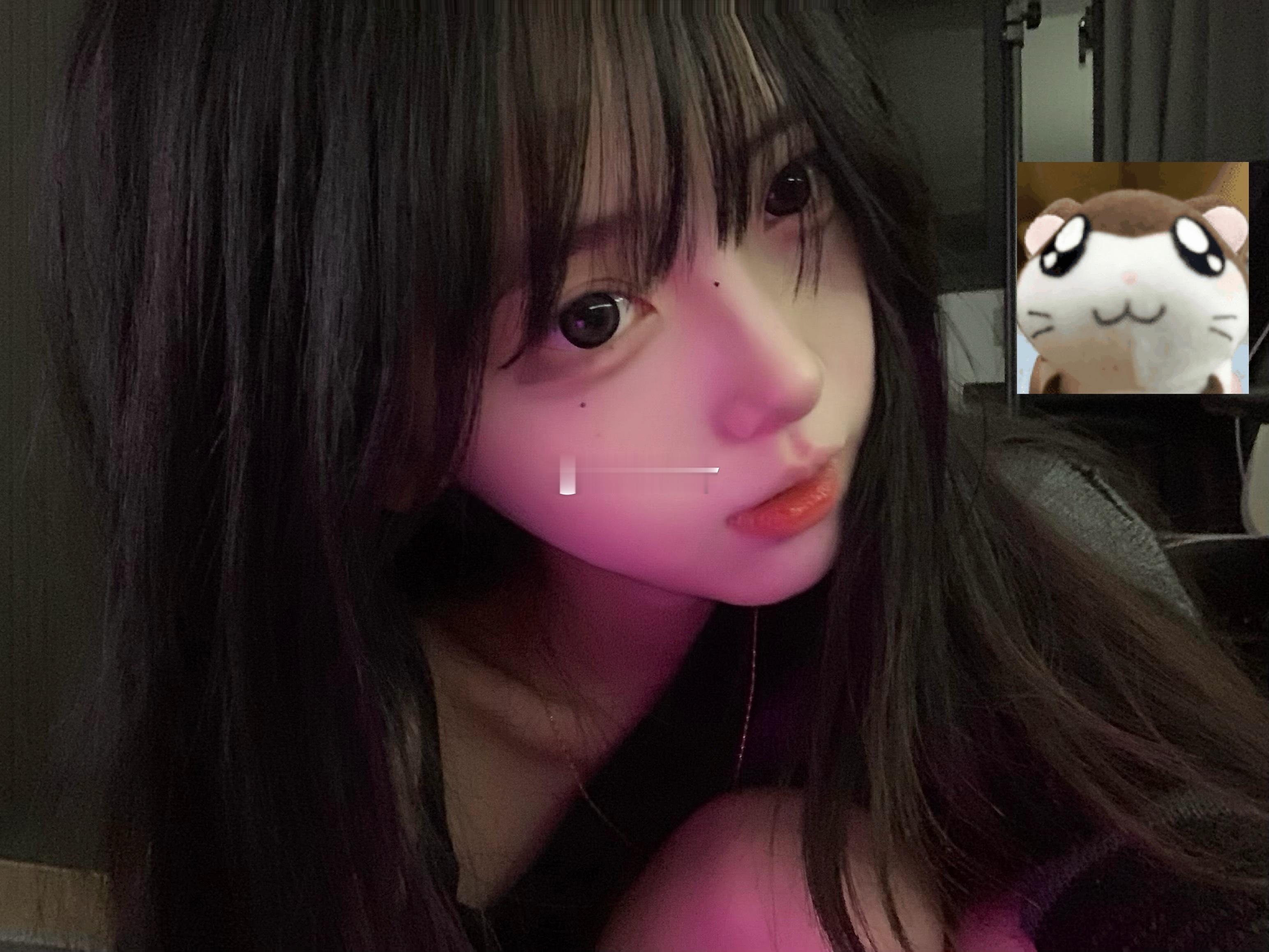 不是说讨厌我吗 靠近你怎么还闭眼了 