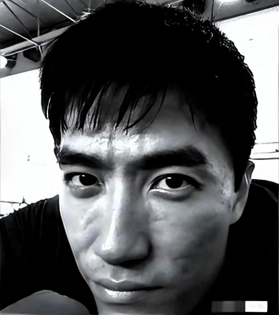 我问我爸，刘翔要是走李娜或者姚明的路，能成功吗？
我爸摇头说，不是人不行，是他的
