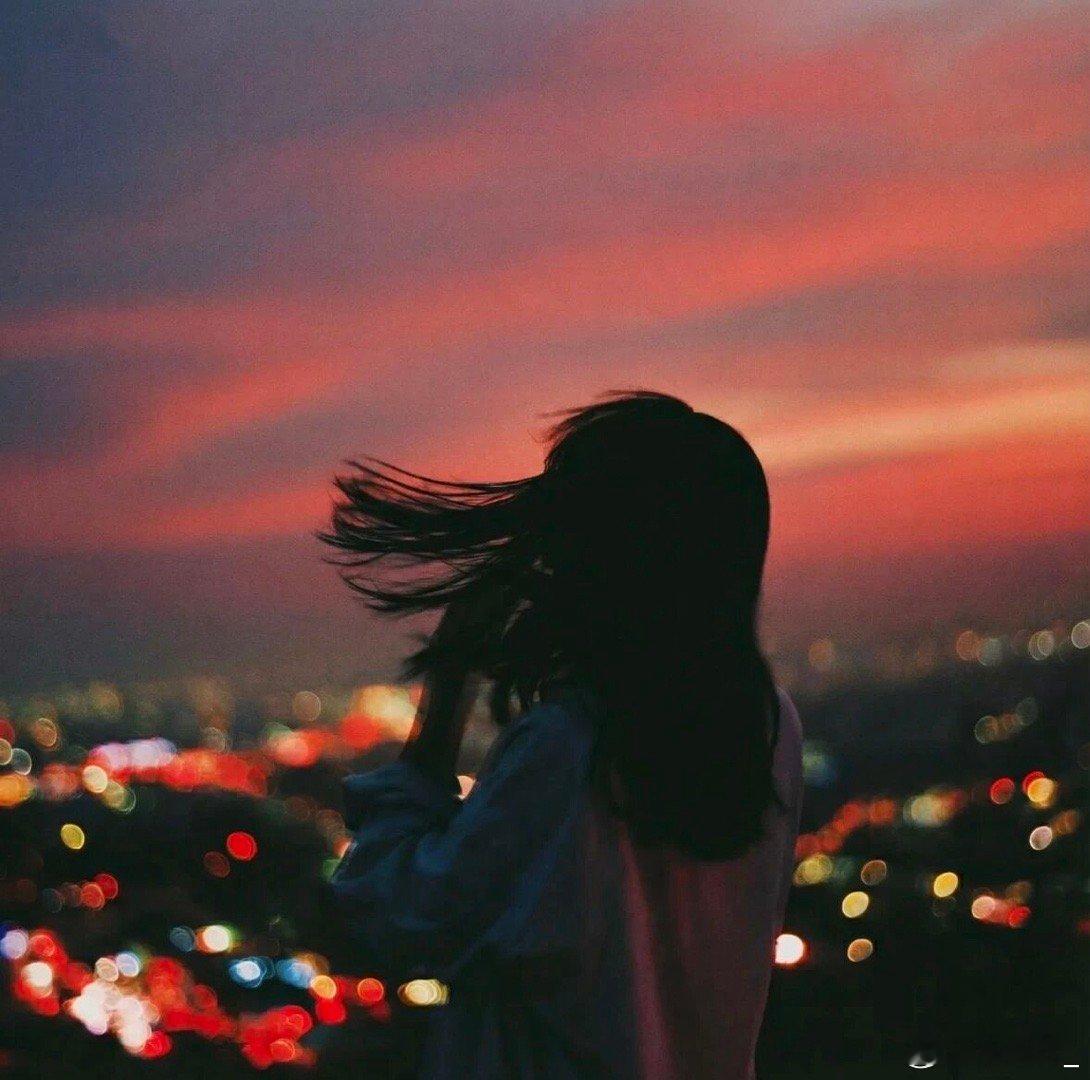 嘴上说着早已释怀，可心里从未真正跨过去 