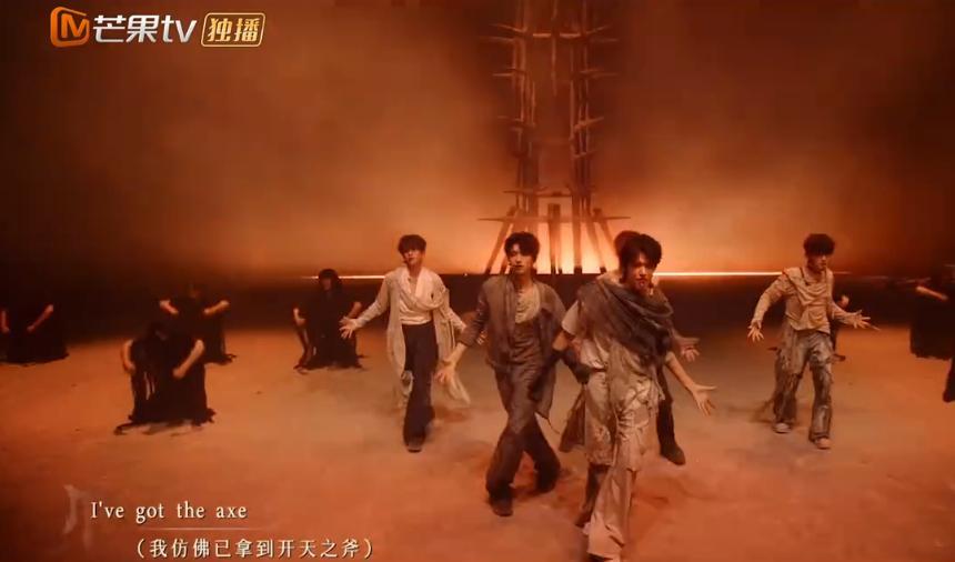 张极一嗓子带来生机 看完TOP的《开天》纯享版，张极的演唱太有感染力了，仿佛能听
