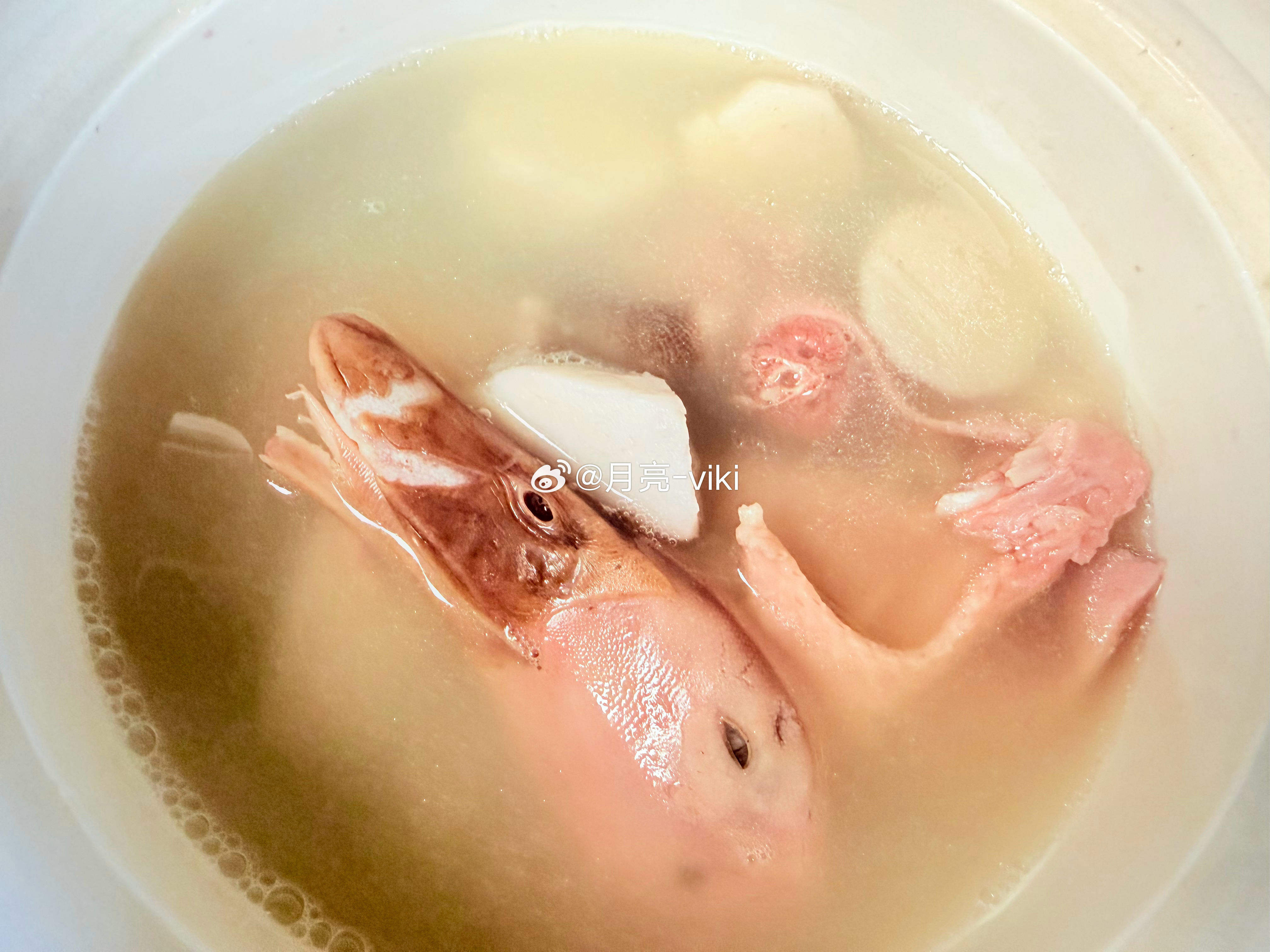 宵夜时间吃点啥呢？来点肉吧梅干菜烧肉➕芦笋炒虾仁➕老鸭芋艿汤，，都早点休息喔岑先