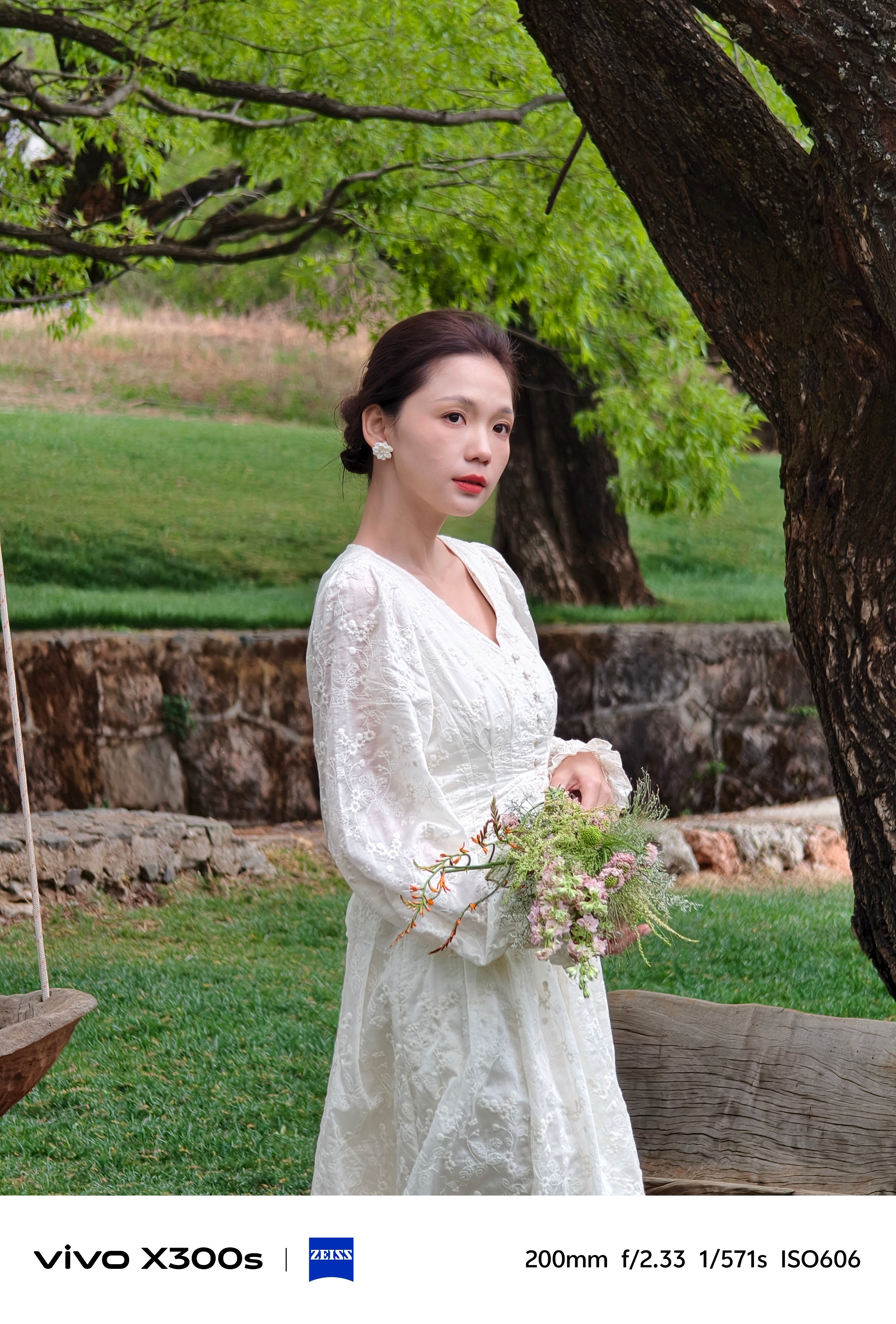 整理相册翻到用vivo X300s在发布会拍的模特小姐姐现在发也不晚吧～ps：你