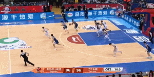 关键时刻这个一攻一防太致命了青岛男篮vs辽宁男篮
